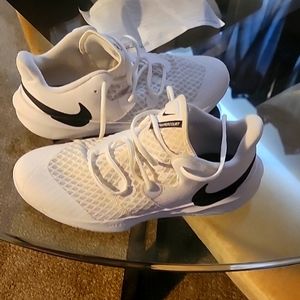 Woman's Nike Zoom Hypercourt shoes